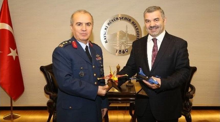 Başkan &Ccedil;elik&rsquo;e Tebrik Ziyaretleri S&uuml;r&uuml;yor