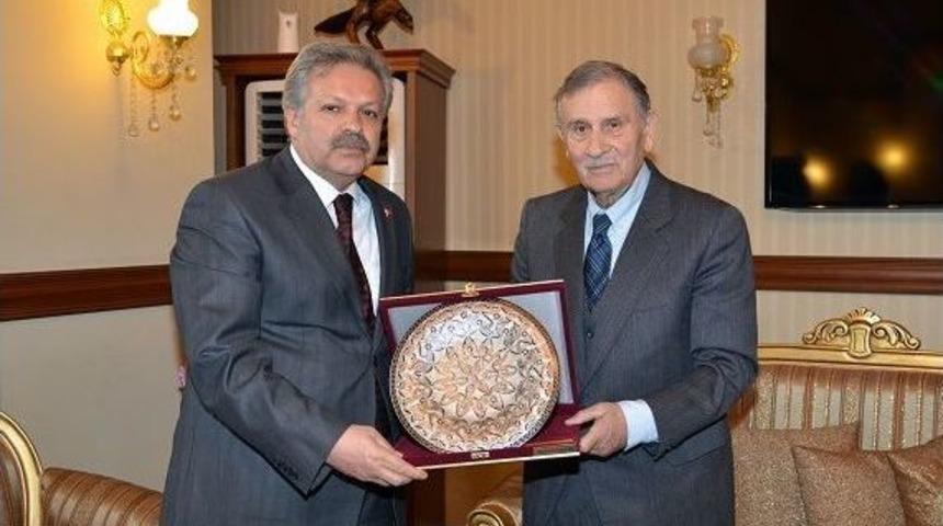 Eski Başbakan Yıldırım Akbulut&rsquo;tan Vali Kahraman&rsquo;a Ziyaret
