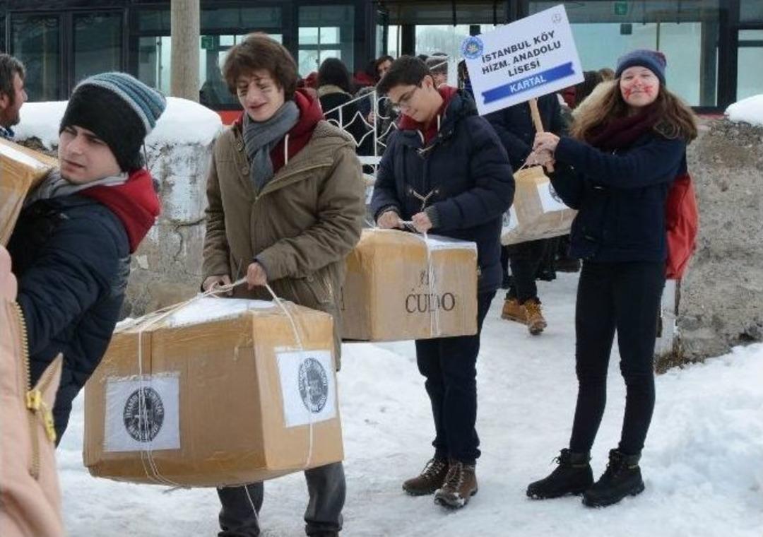 İstanbul&rsquo;dan Harmanlar K&ouml;y&uuml; İlk&ouml;ğretim Okuluna Anlamlı Yardım
