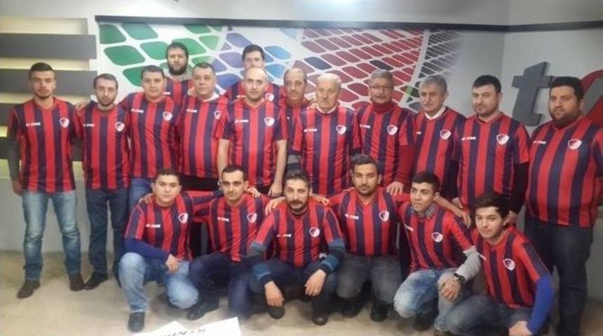 Soruyu Bildiler D&uuml;zcespor Forması Kaptılar
