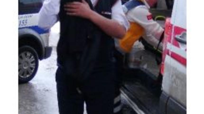 Tartıştığı Şof&ouml;r&uuml; Bı&ccedil;akla Y&uuml;z&uuml;nden Yaraladı