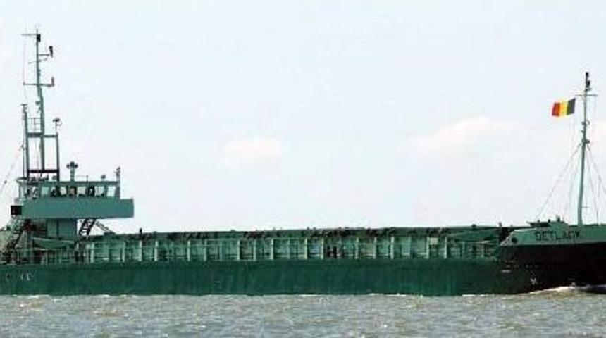 Kargo Gemisi Kayalıklara Oturdu, 5'i T&uuml;rk 6 Gemici Kurtarıldı