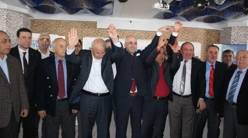 G&uuml;ldoğan, &lsquo;izmir Sana Aşığım&rsquo; Diyerek Aday Adaylığını A&ccedil;ıkladı