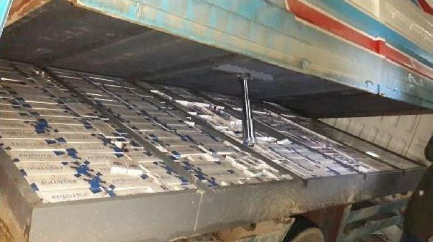 Tatvan'da Ka&ccedil;ak Sigara Ve Uyuşturucu Operasyonu