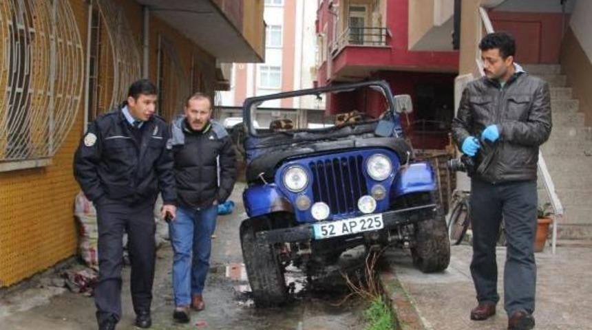 İki Apartman Arasındaki Cipte Yangın Korkuttu