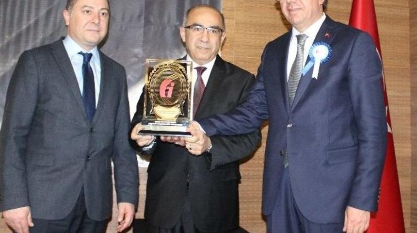 Bakan Zeybekci Vergi Rekortmenlerini &Ouml;d&uuml;llendirdi