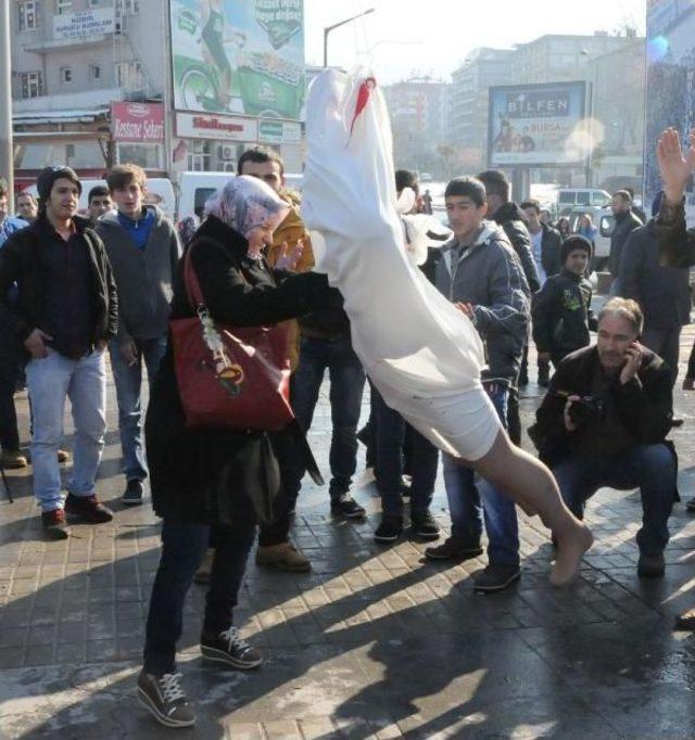 Bursa'da Özgecan Cinayeti Protestosu