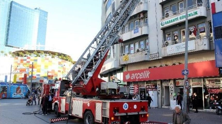 Tutuşan Gazete Kağıtları Yangına Neden Oldu