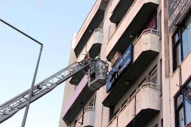 Tutuşan Gazete Kağıtları Yangına Neden Oldu