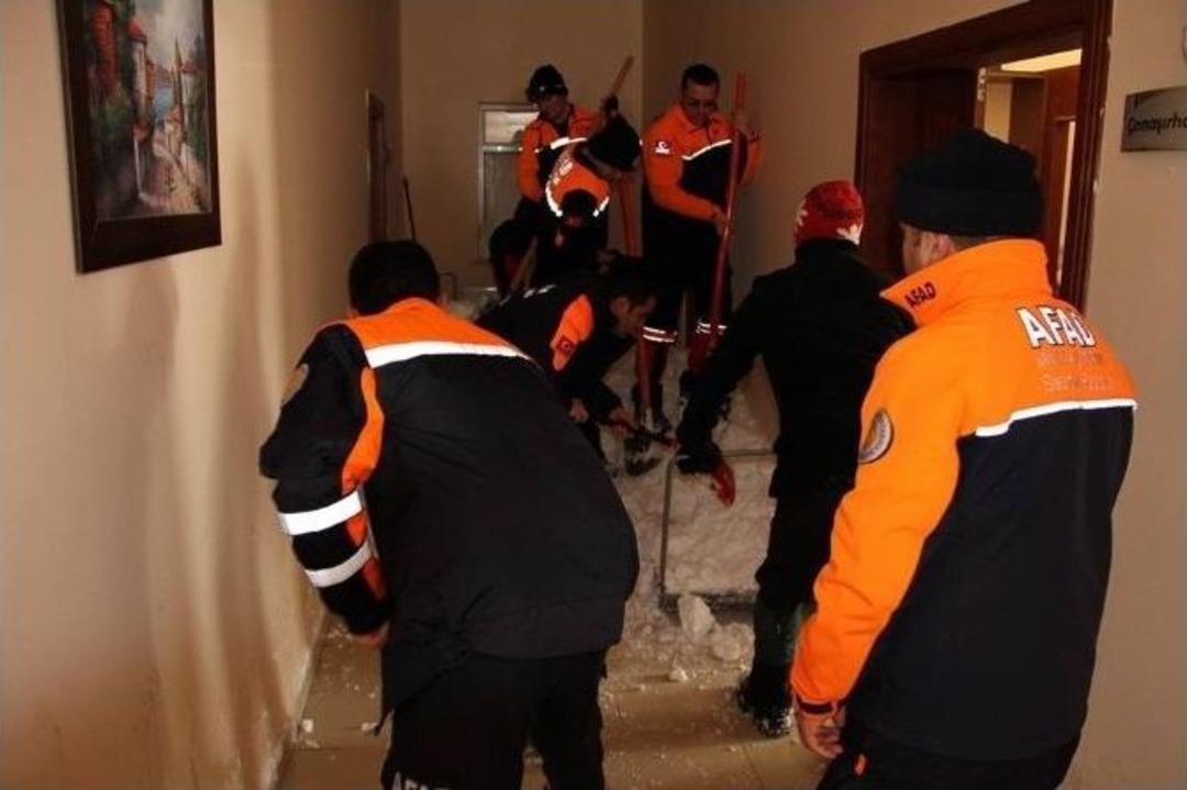 Erzurum Afad Paland&ouml;ken &Ccedil;ığ G&ouml;zlem Tesisine &Ccedil;ığ D&uuml;şt&uuml;