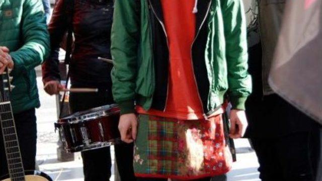 Özgecan Için Etek Giydiler