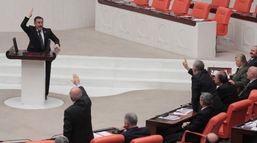 Chp&rsquo;li &Ouml;zkes İle Ak Parti&rsquo;li Korkmaz Arasında Belam Tartışması