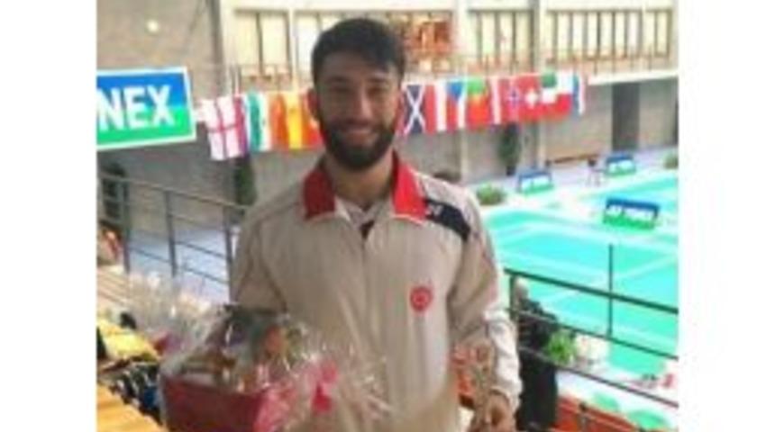 Milli Badmintoncu Uganda&rsquo;ya Gitti