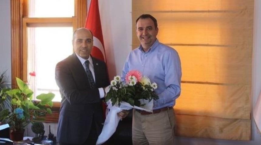 Opr. Dr. Fikret Şahin&rsquo;den Başkan Gen&ccedil;er&rsquo;e Ziyaret