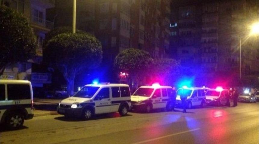 Antalya&rsquo;da Silahlı Şahsa Polis M&uuml;dahalesi