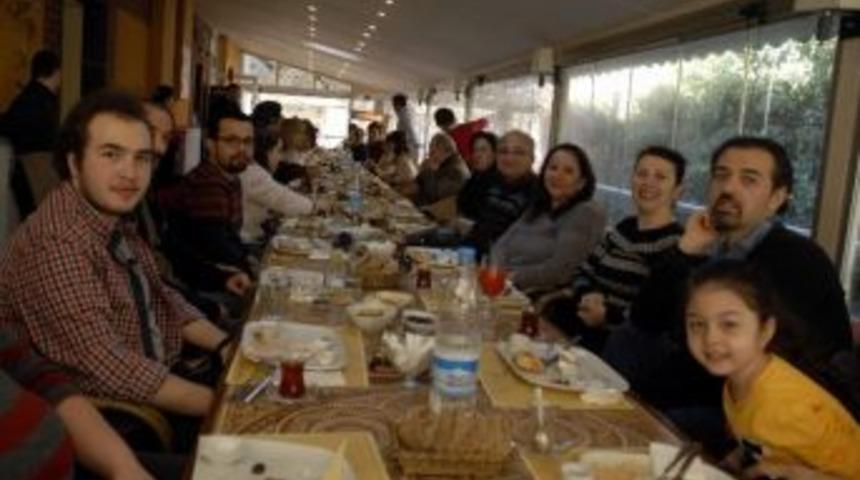 Akut G&ouml;n&uuml;ll&uuml;leri Tanışma Kahvaltısında Buluştu