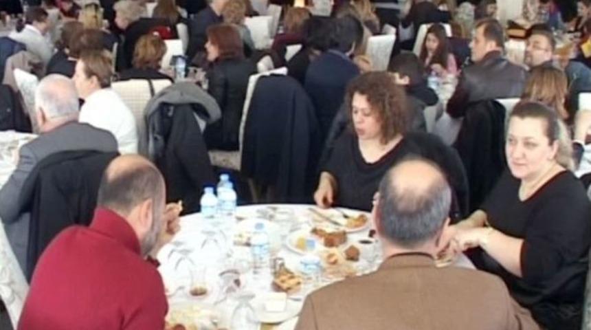 Mev Kadın Kolları Kahvaltıda Bir Araya Geldi