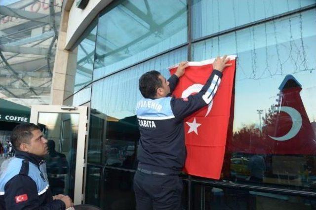 Adana Büyükşehir Belediyesi'nden, Los Angeles'e Bayrak Cevabı