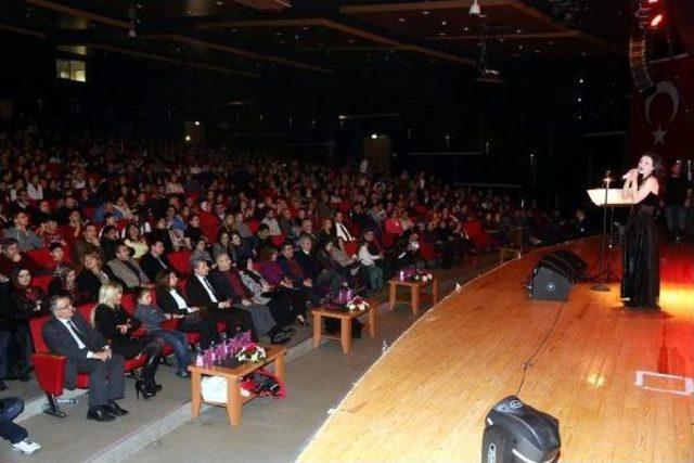 Kayseri'de Aslı Güngör Konseri