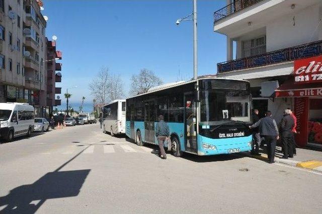 Akçakoca’da Özel Halk Otobüsçüleri Kontak Kapattı