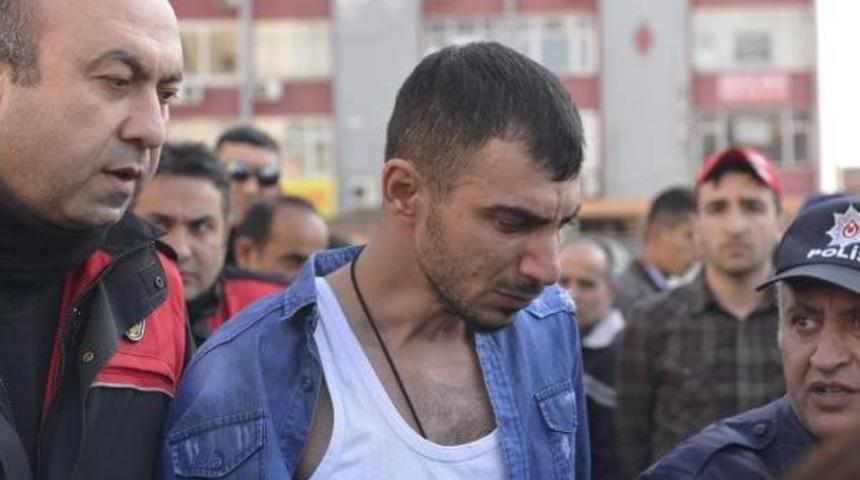 &Ouml;zgecan I&ccedil;in Kolunu Dağladı