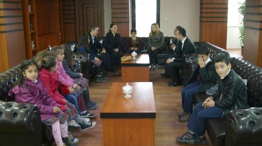 Eş Başkanlardan &Ouml;ğrencilere Destek