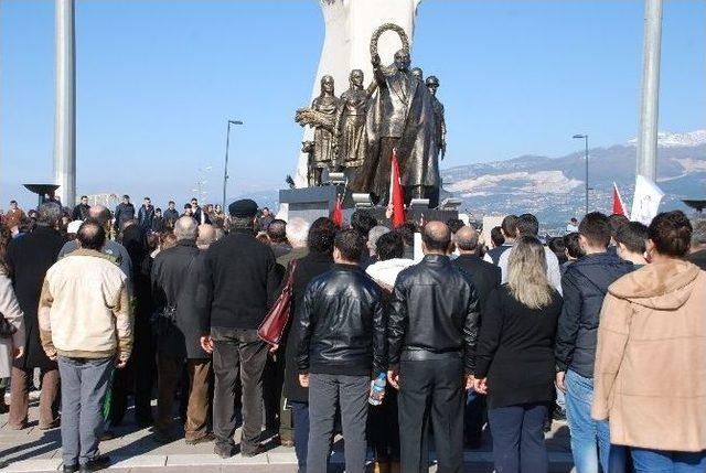 Özgecan Aslan’ın Kuzenleri İskenderun’da ‘kadına Şiddete Hayır’ Yürüyüşüne Katıldılar