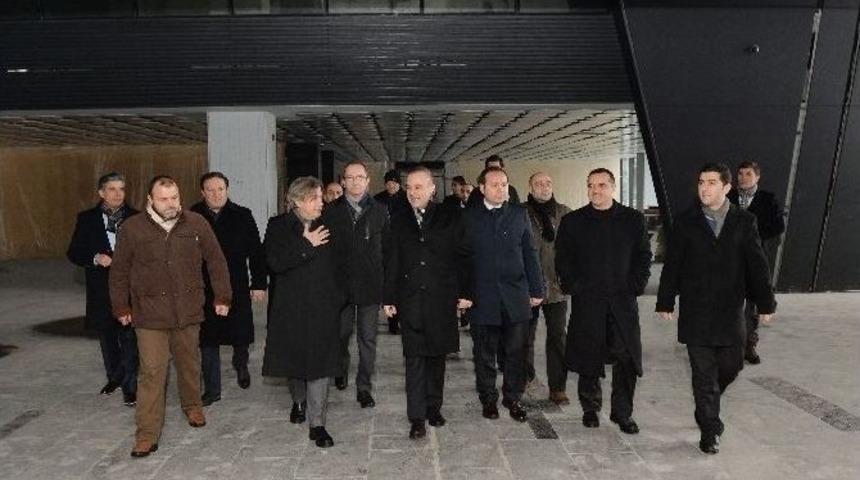 Beyoğlu, &rsquo;&uuml;niversite &Uuml;ss&uuml;&rsquo; Haline Geliyor