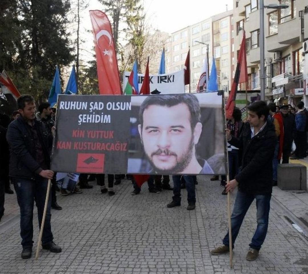 &rsquo;fırat Yılmaz &Ccedil;akıroğlu&rsquo; Ve Hocalı Katliamı Y&uuml;r&uuml;y&uuml;ş&uuml;nde Arbede
