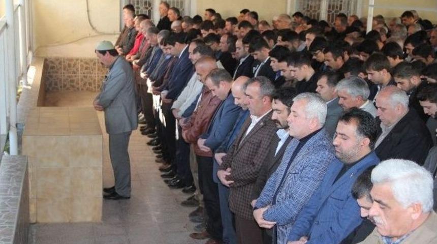 D&ouml;rtyol&rsquo;da &Uuml;lk&uuml;c&uuml;ler "fırat Yılmaz &Ccedil;akıroğlu" İ&ccedil;in Y&uuml;r&uuml;d&uuml;