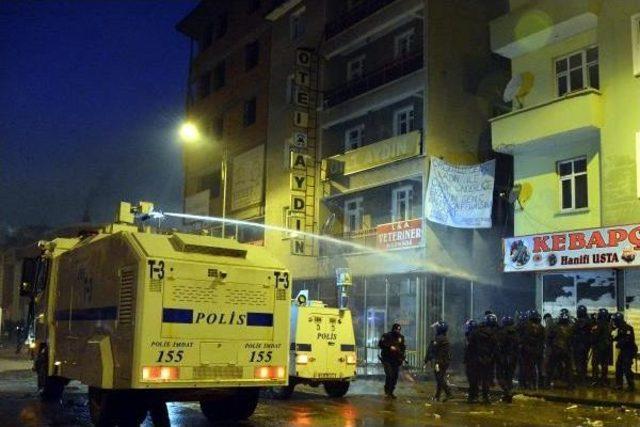 Erzurum'da Ülkücülerin Yürüyüşünde Olay; 3 Hdp'li Yaralı