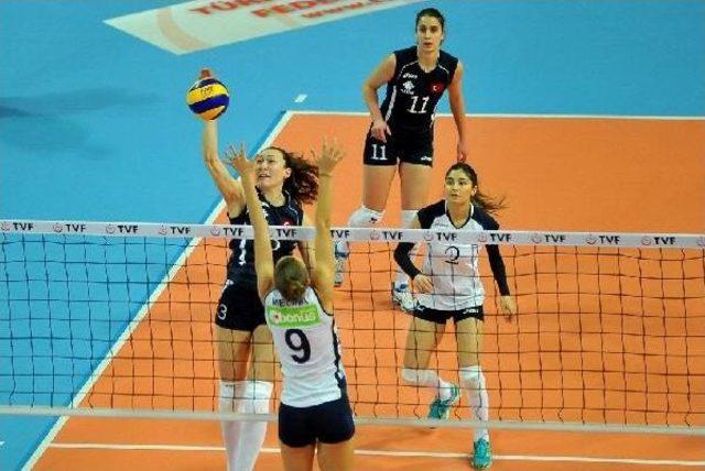 Türkiye Bayanlar 1. Voleybol Ligi'nde 18. Hafta Maçları Oynandı