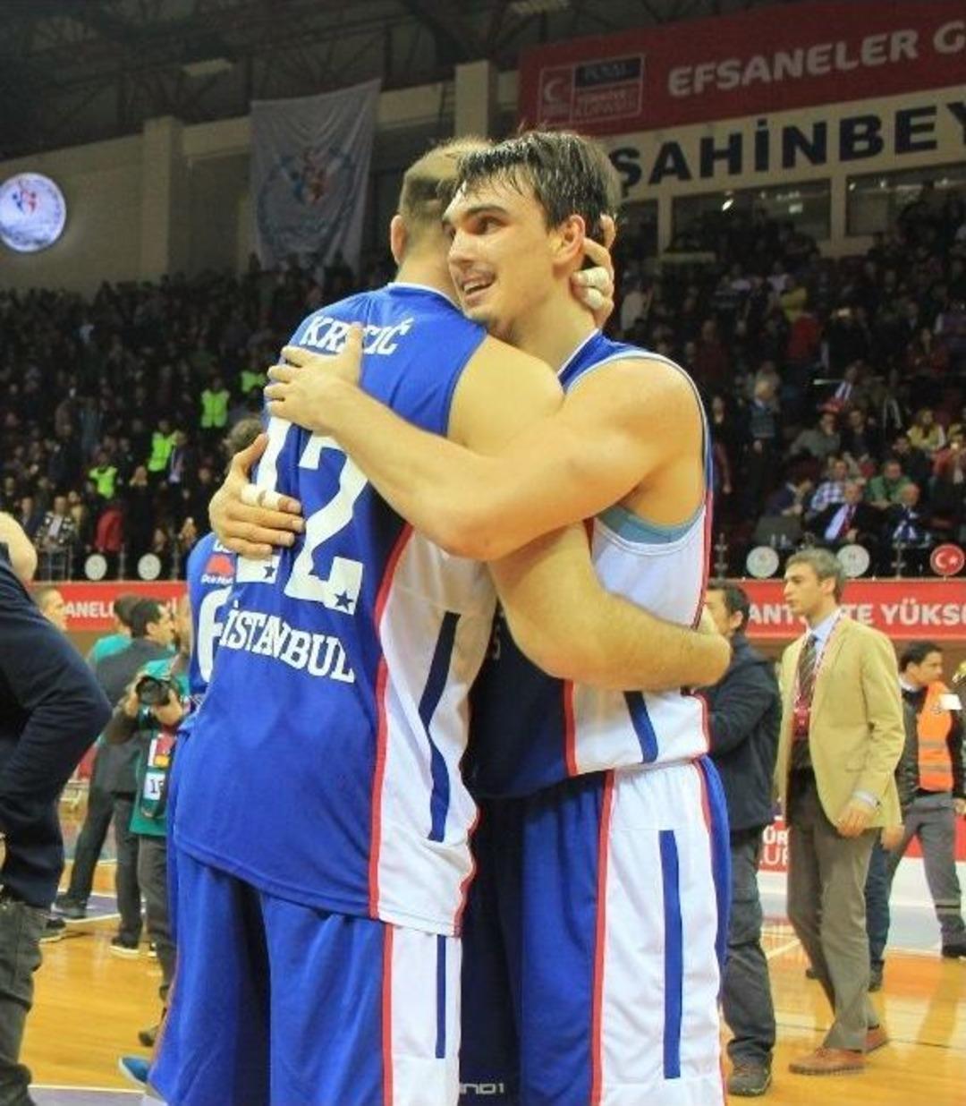 Royal Halı T&uuml;rkiye Kupası Anadolu Efes&rsquo;in