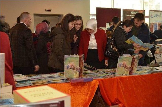 Köseoğlu’ndan Trabzon Kitap Günleri Ziyaret Etti