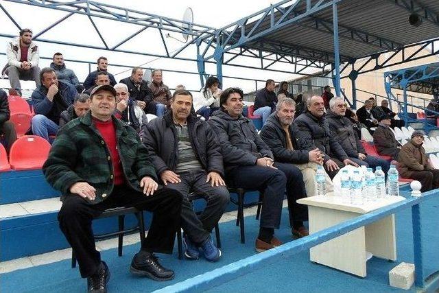 Foça Belediyespor İle Çandarlı Belediyespor Berabere Kaldı