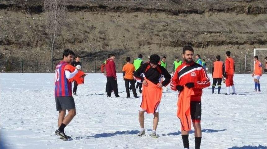 Tosya Gen&ccedil;likspor Sezona İlk Antremanla Başladı