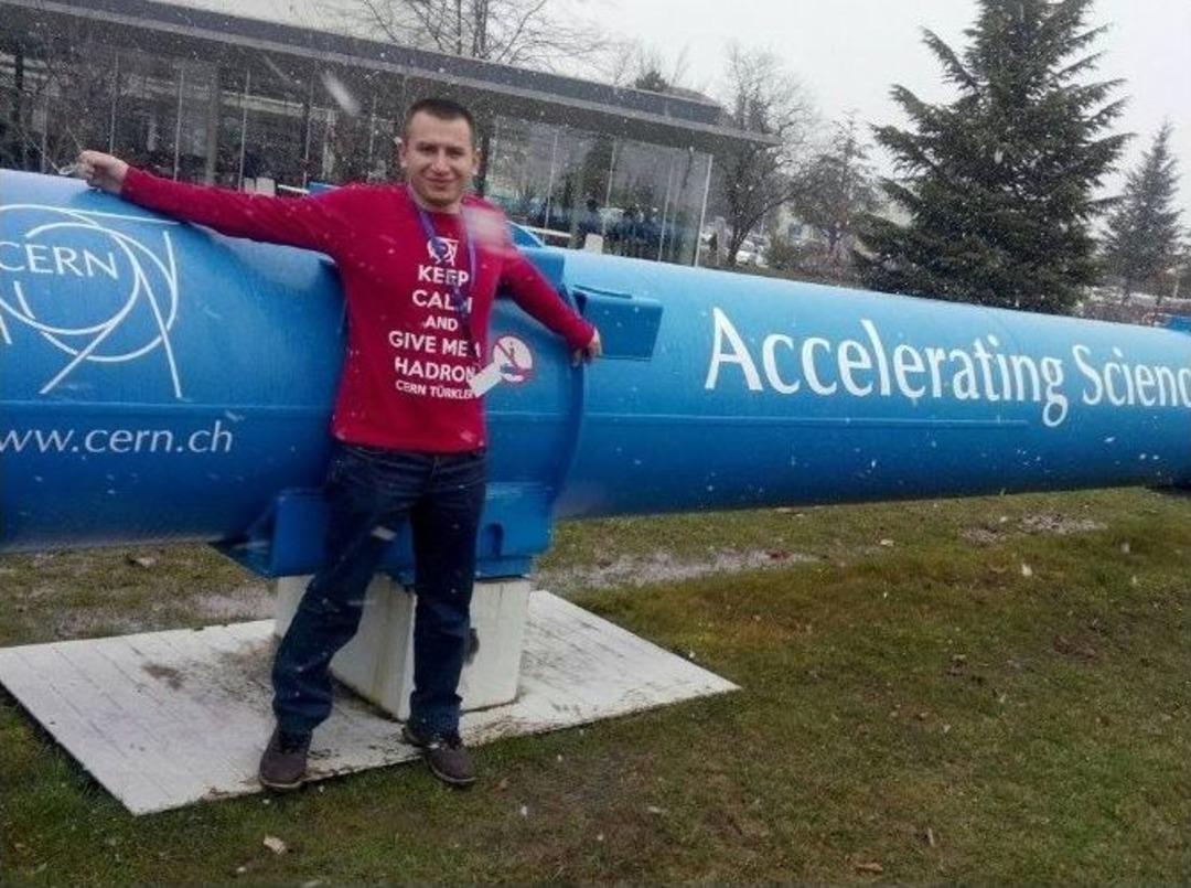 Avrupa N&uuml;kleer Araştırma Merkezi&rsquo;nde Bir Oltulu&hellip;