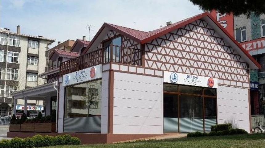 İngilizce Ve Arap&ccedil;a Pratiği İ&ccedil;in &Uuml;cretsiz Dil Evi