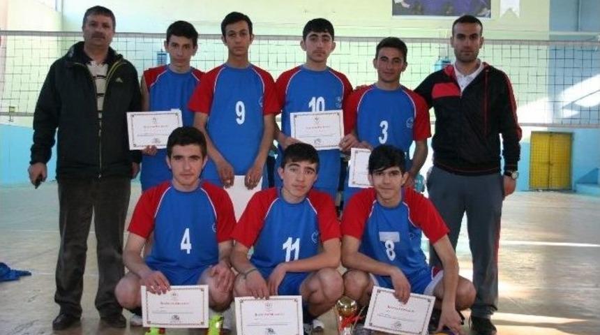 Kars&rsquo;ta Voleybol M&uuml;sabakaları Sone Erdi