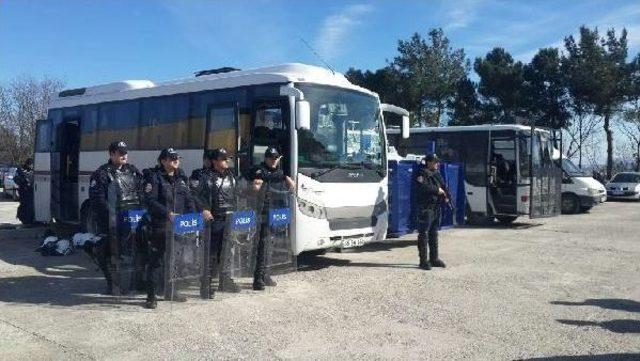 Omü'de Bankta Oturan Öğrenciye Dayak