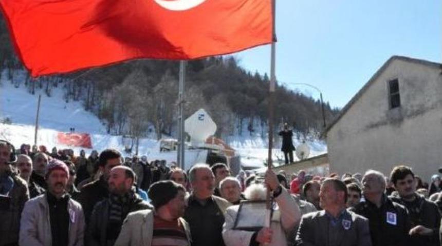 Şehit Astsubay, Ma&ccedil;ka'da G&ouml;zyaşlarıyla Toprağa Verildi