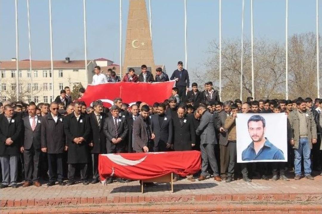 Fırat Yılmaz &Ccedil;akıroğlu İ&ccedil;in Gıyabi Cenaze Namazı Kılındı