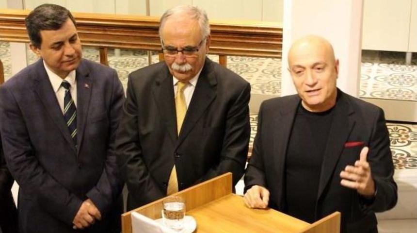 Dardanel'in Patronundan Seramik Koleksiyonunu Sergisi