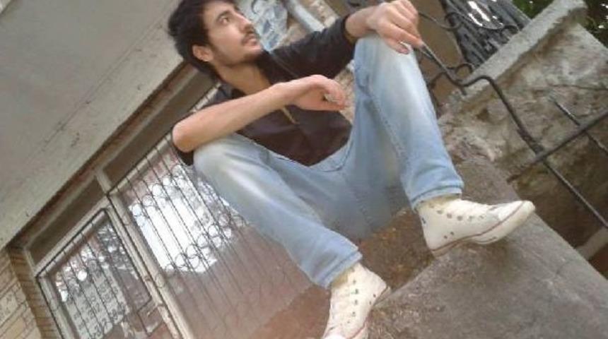 Doktor Olmak Isterken L&ouml;semiden &Ouml;len Iki Arkadaşın Isimleri K&uuml;t&uuml;phanede Yaşıyor