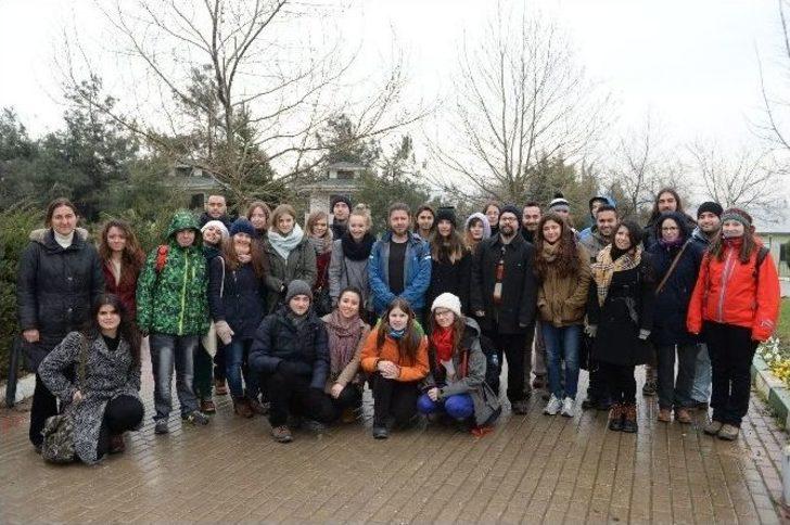 Çek Ve Polonyalı Öğrenciler Barınağa Hayran Kaldı G5