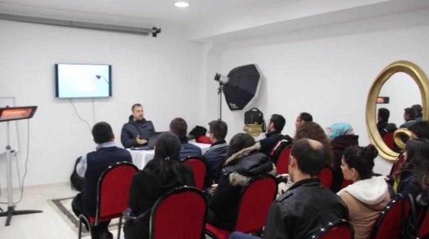 Bitlisli Usta Fotoğraf&ccedil;ılardan Eğitim Semineri
