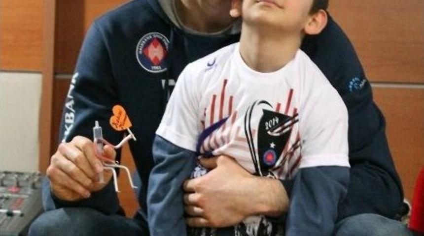 Halkbank Erkek Voleybol Takımı Oyuncularından &Ouml;rnek Davranış