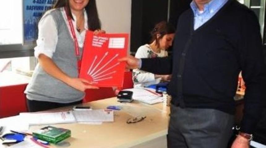 Okan &Ouml;zsu, Chp Aday Adaylığı Baş Vurusunu Yaptı