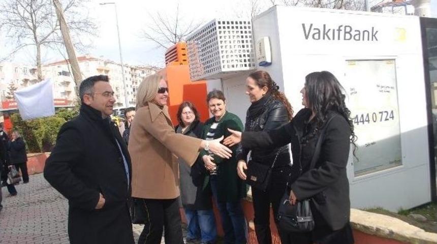 Özgecan Cinayetine Tepkiler Dinmek Bilmiyor