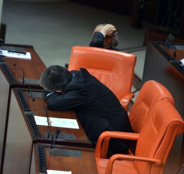 Meclis te Milletvekilleri Uyukladı 1